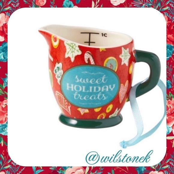The Pioneer Woman Sweet Holiday Treats measuring cup Christmas ornament - Picture 1 of 5